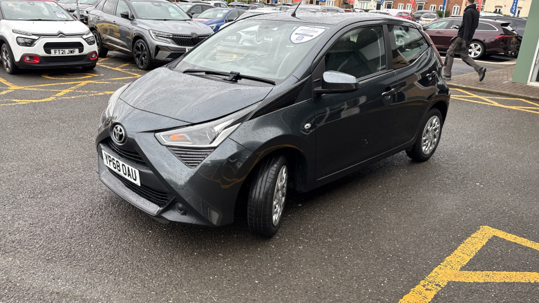 Toyota Aygo 1.0 VVT-i X-Play 5dr Petrol Hatchback